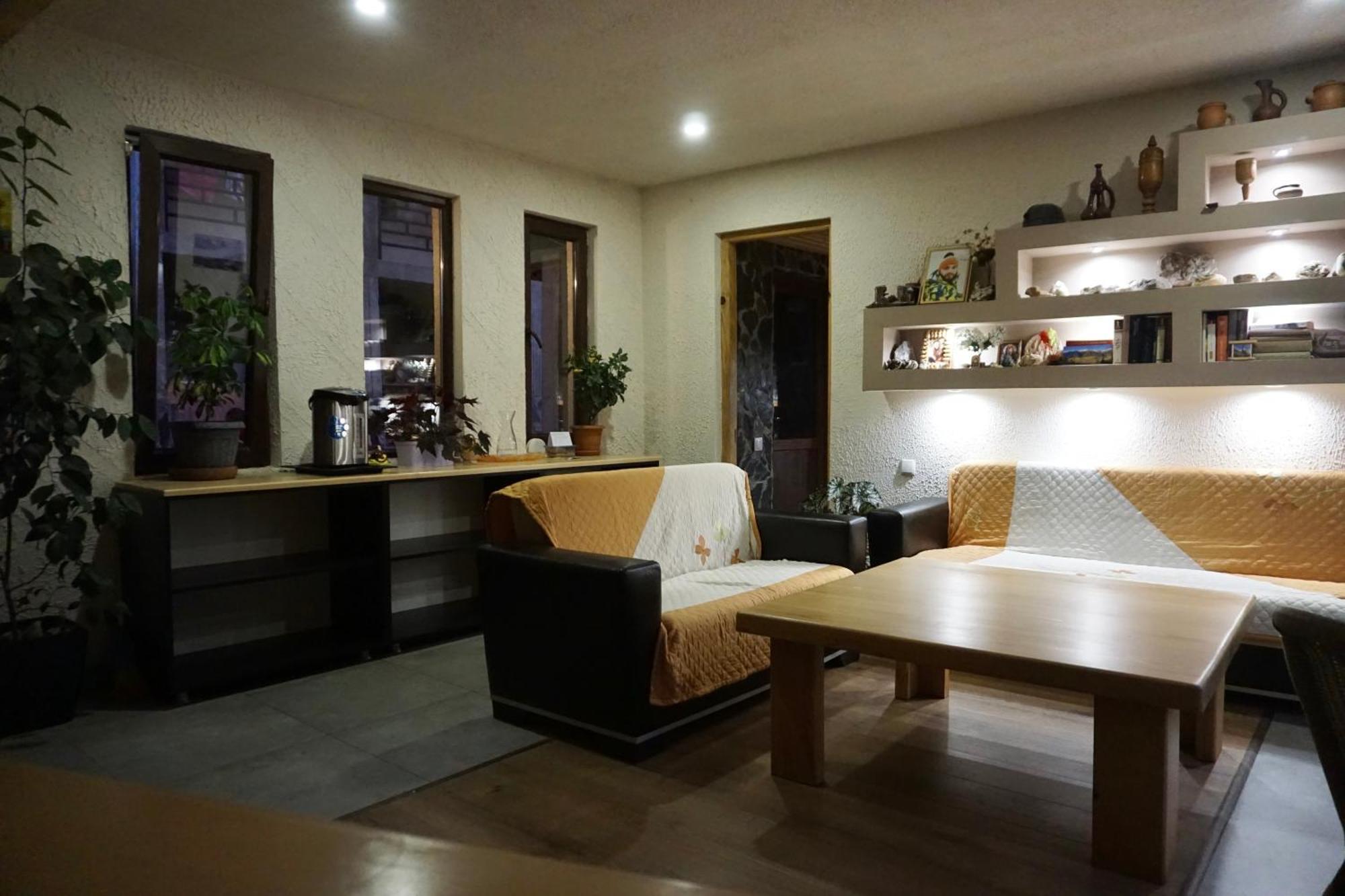Mestia Panorama Buitenkant foto