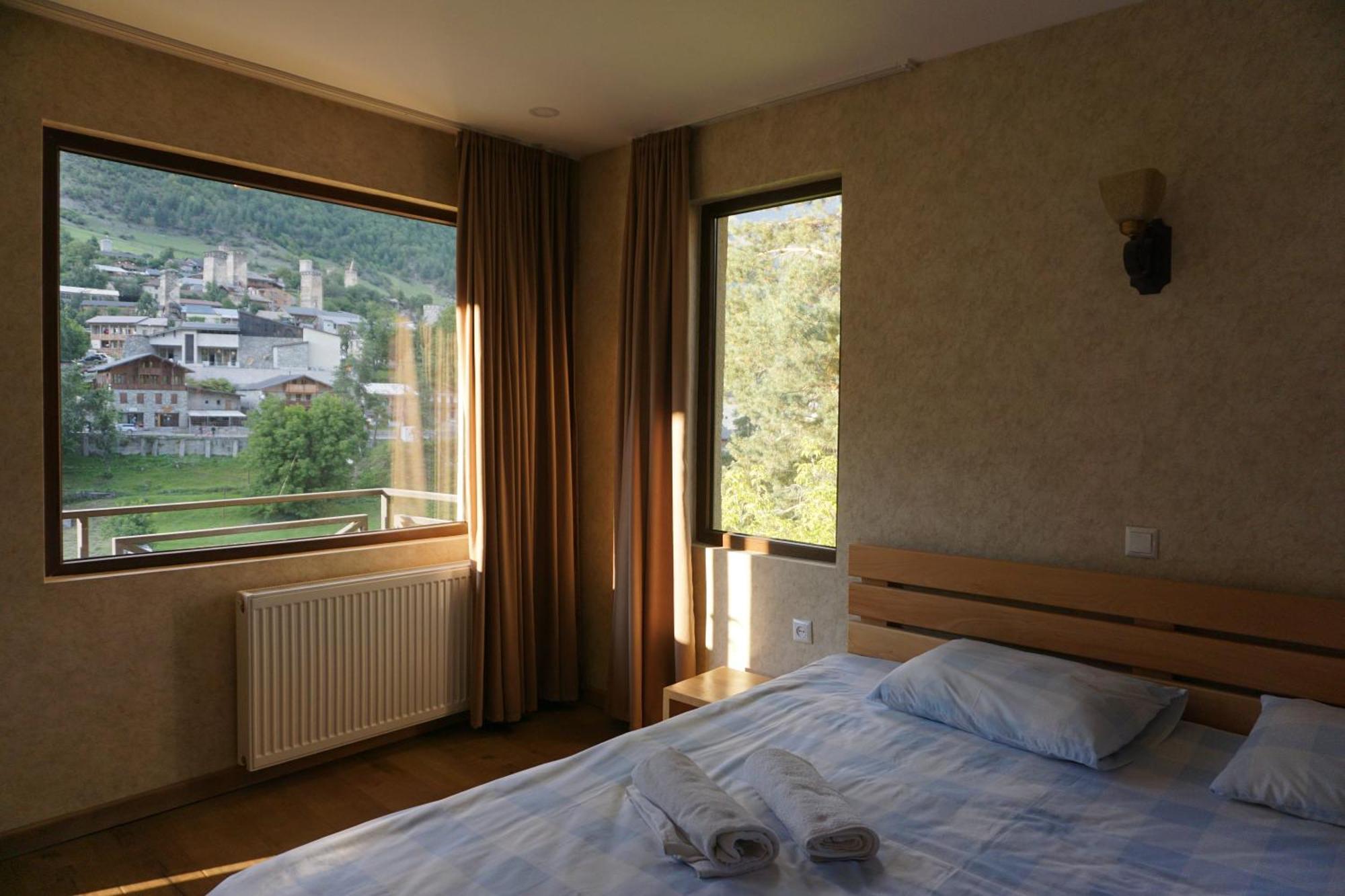 Mestia Panorama Buitenkant foto